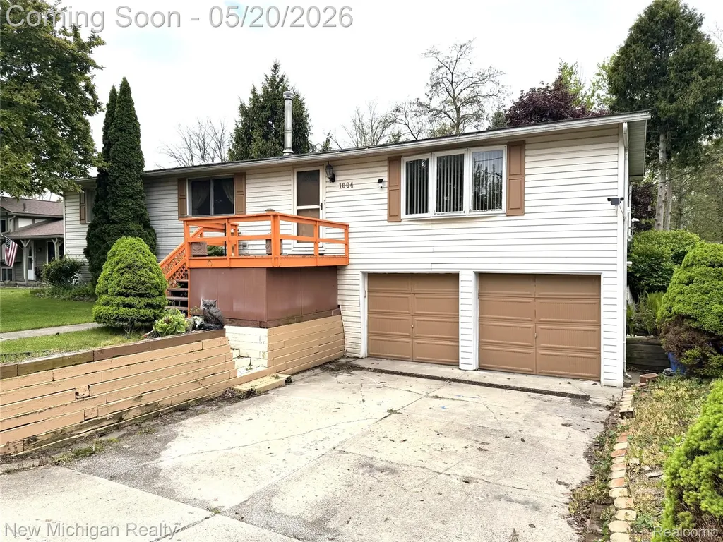 1004 Pelham Boulevard Waterford Charter Township MI 48328