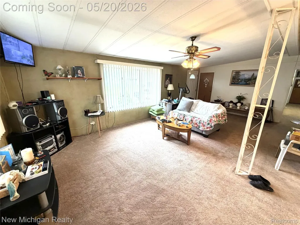 1004 Pelham Boulevard Waterford Charter Township MI 48328
