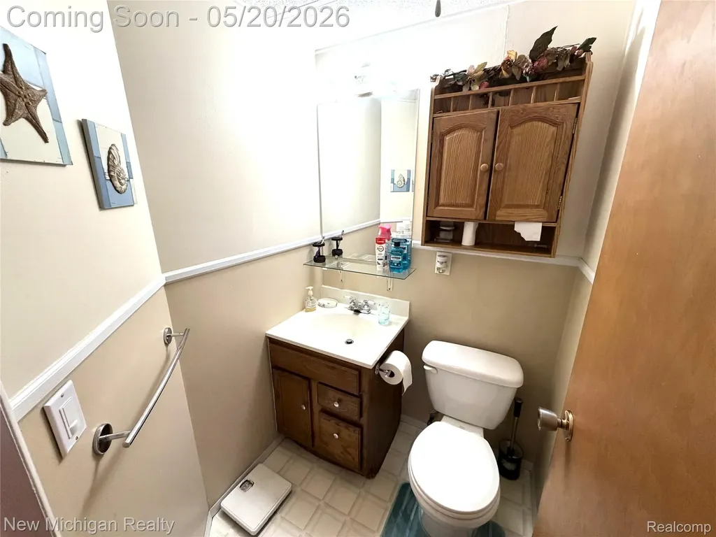 1004 Pelham Boulevard Waterford Charter Township MI 48328