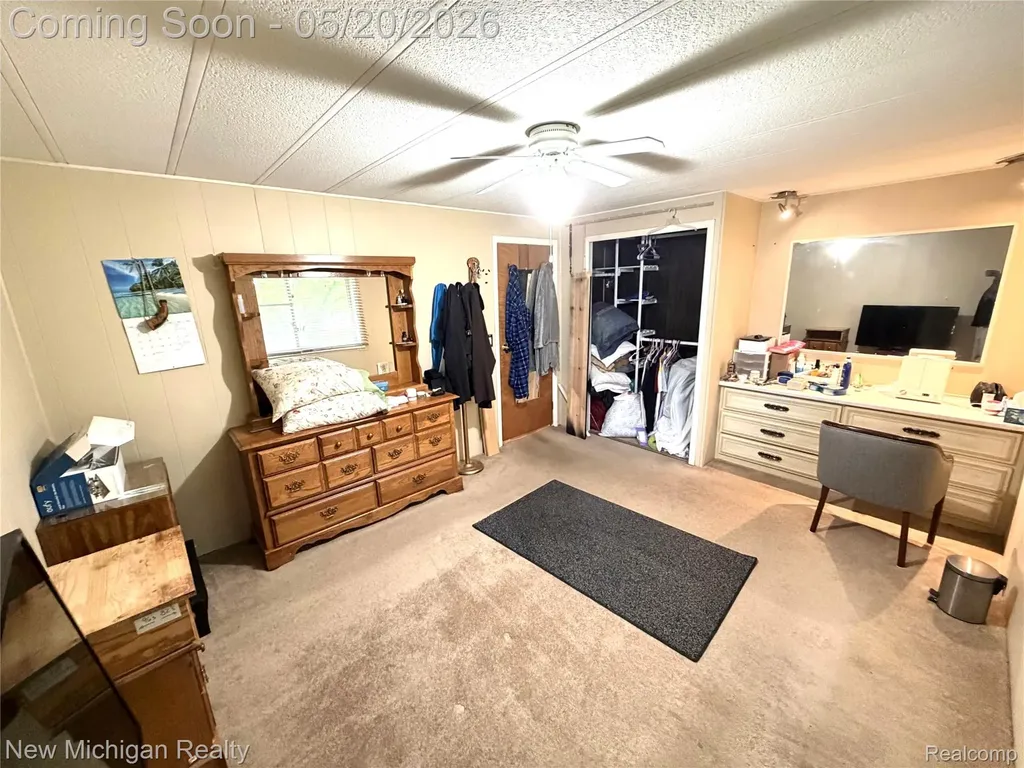 1004 Pelham Boulevard Waterford Charter Township MI 48328
