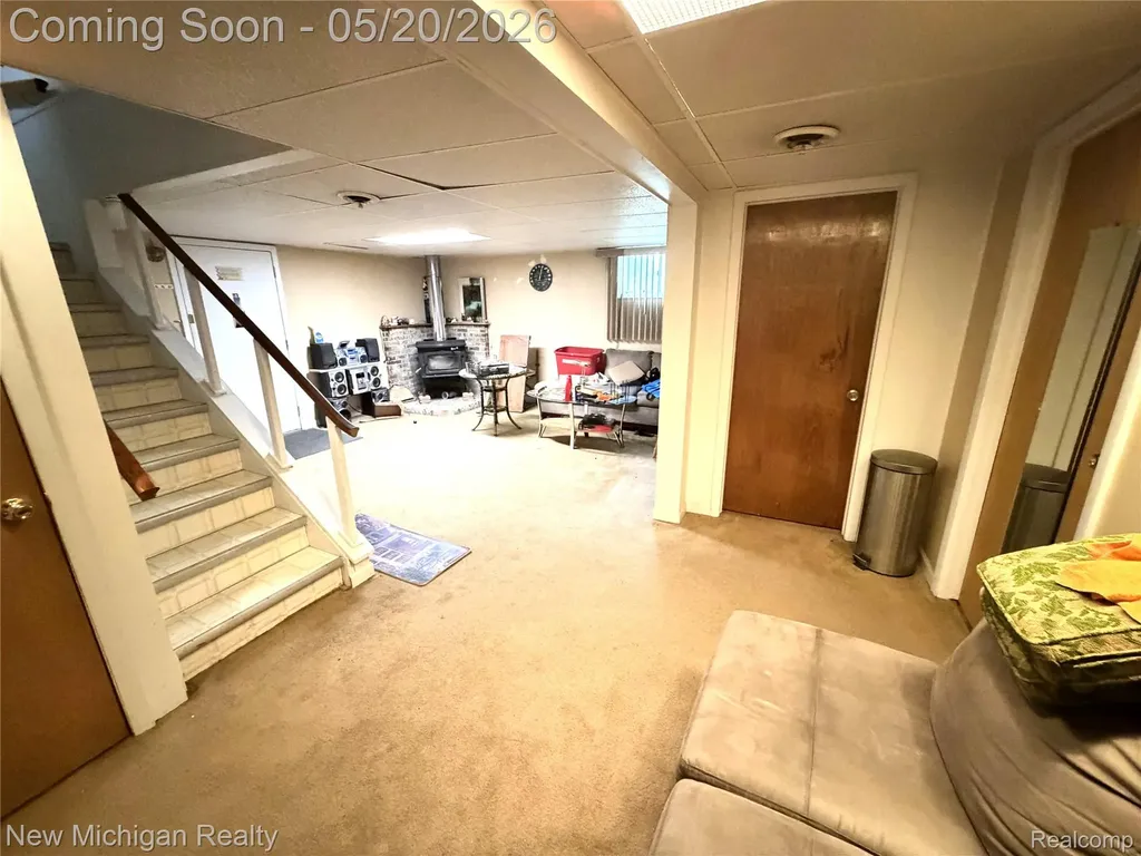 1004 Pelham Boulevard Waterford Charter Township MI 48328