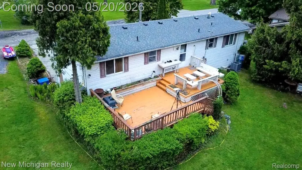 1004 Pelham Boulevard Waterford Charter Township MI 48328