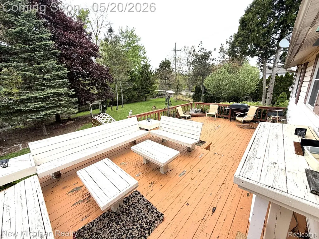 1004 Pelham Boulevard Waterford Charter Township MI 48328