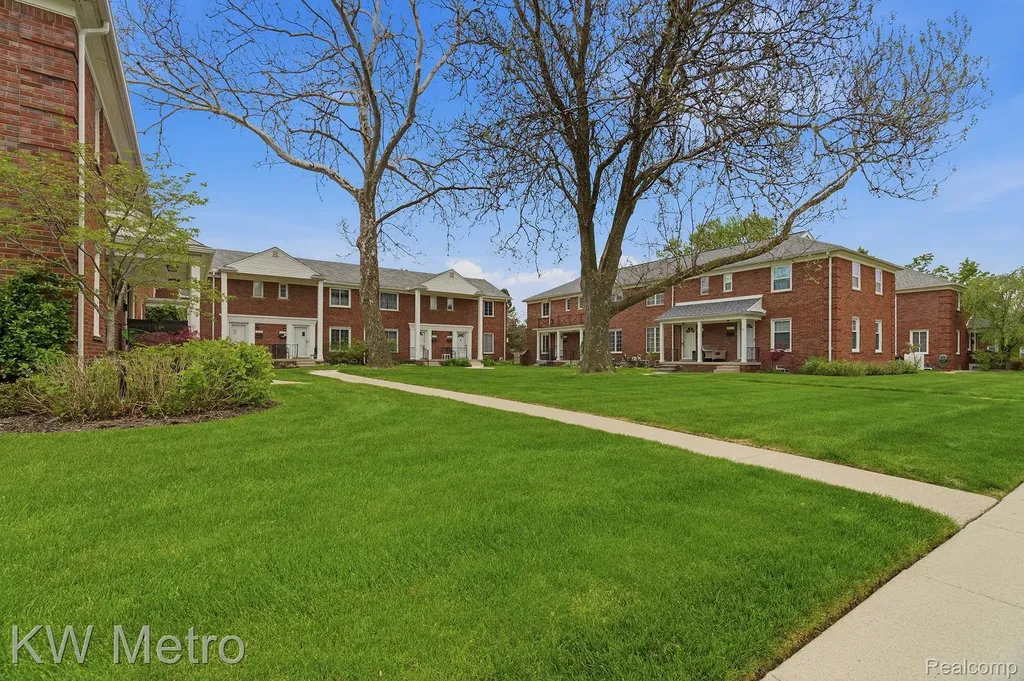 2514 Galpin Avenue Royal Oak City MI 48073