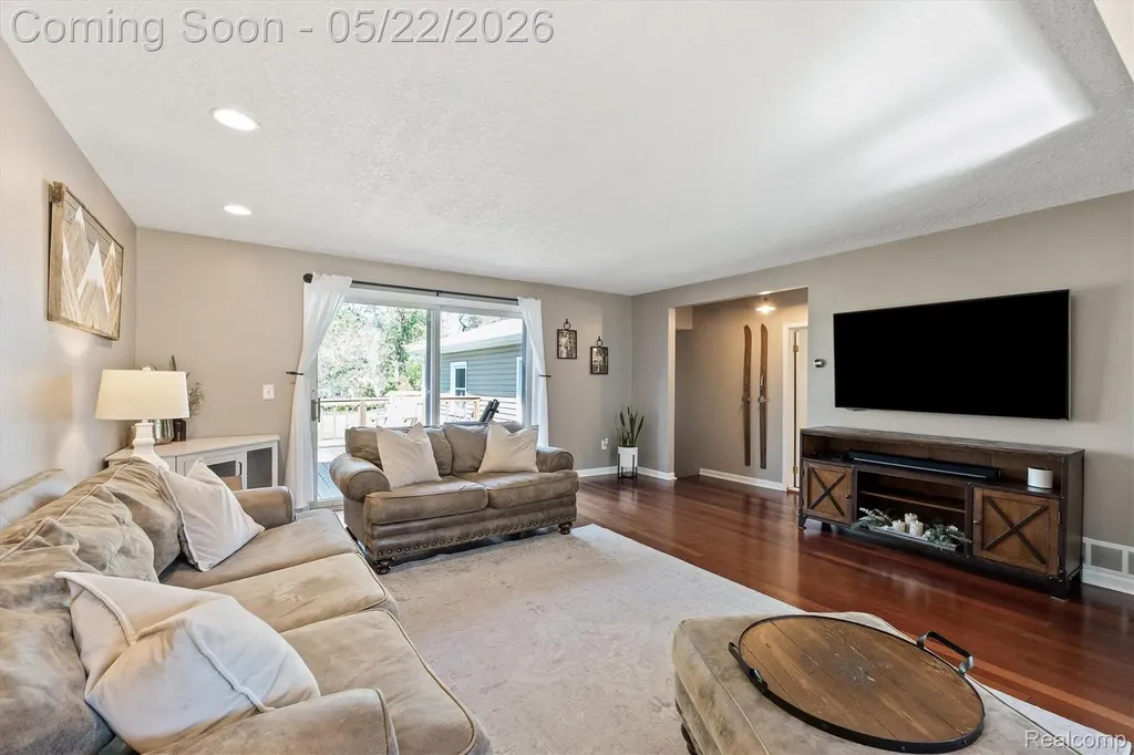 3525 Buss Drive Commerce Charter Township MI 48390