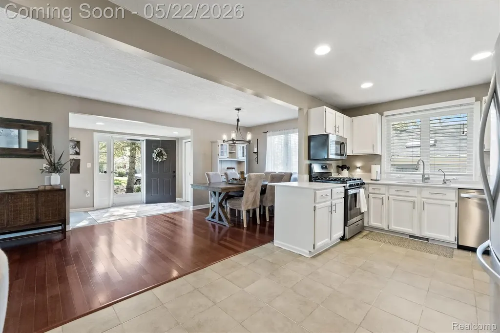 3525 Buss Drive Commerce Charter Township MI 48390