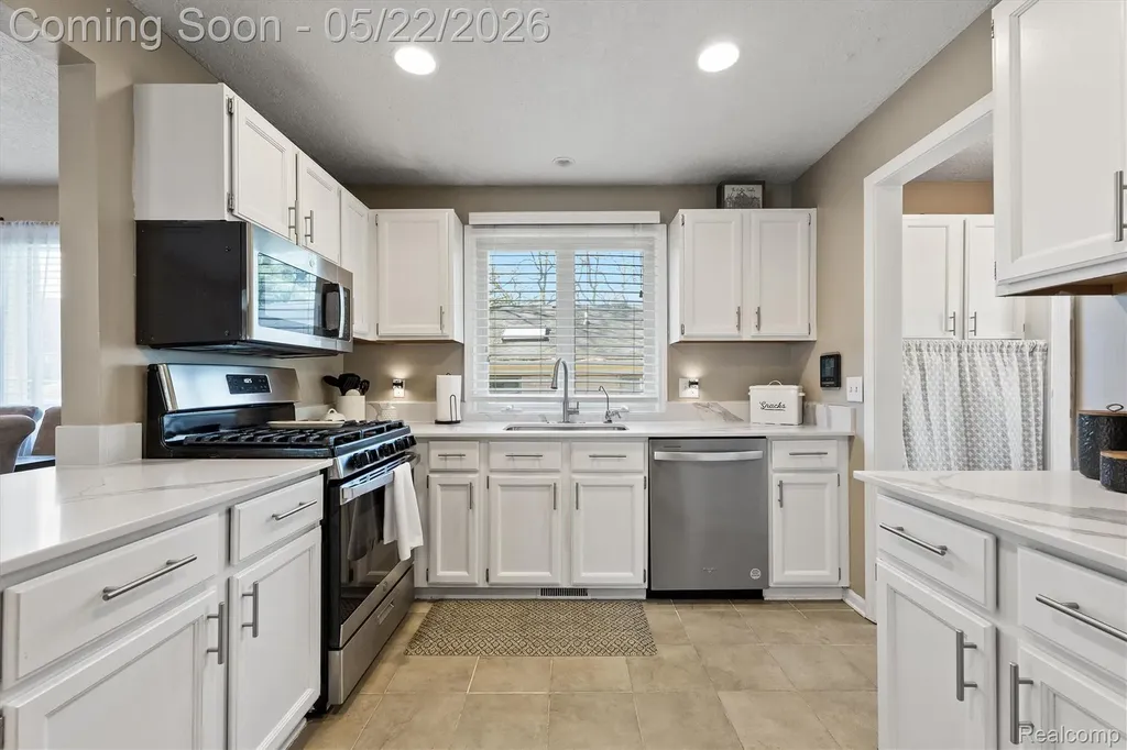 3525 Buss Drive Commerce Charter Township MI 48390