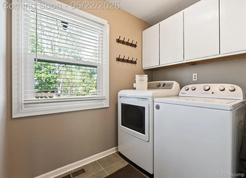 3525 Buss Drive Commerce Charter Township MI 48390