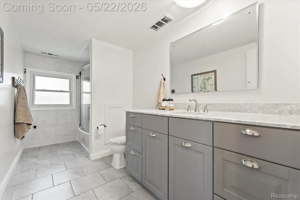 3525 Buss Drive Commerce Charter Township MI 48390