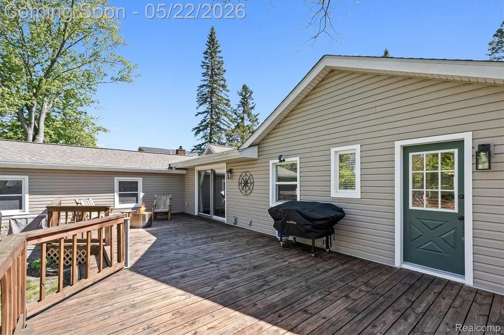 3525 Buss Drive Commerce Charter Township MI 48390