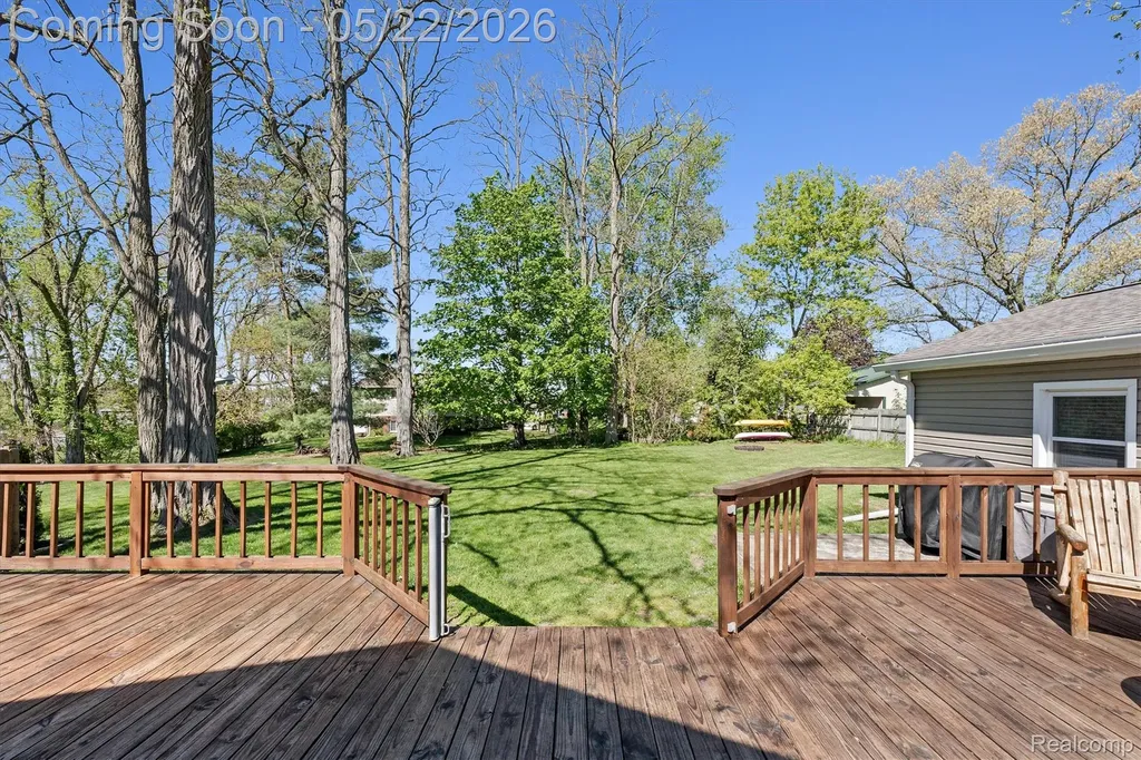 3525 Buss Drive Commerce Charter Township MI 48390
