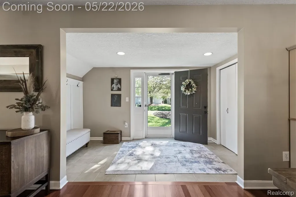 3525 Buss Drive Commerce Charter Township MI 48390