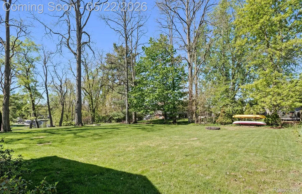 3525 Buss Drive Commerce Charter Township MI 48390