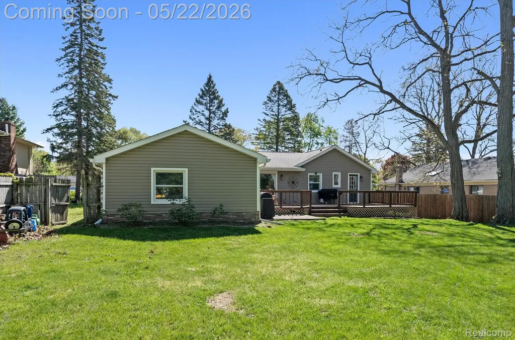 3525 Buss Drive Commerce Charter Township MI 48390