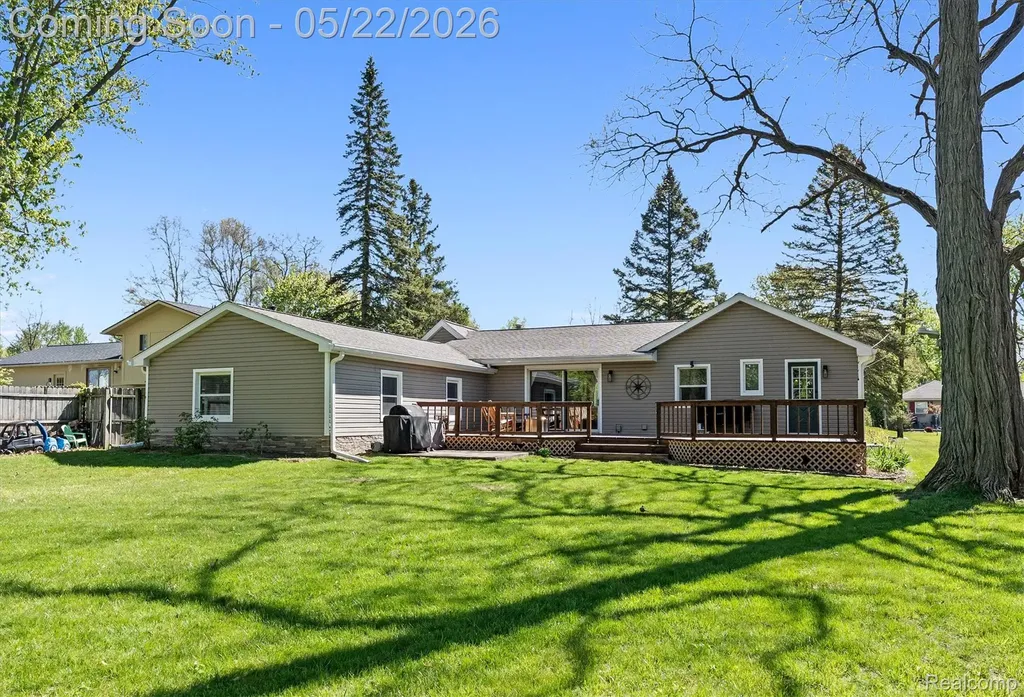 3525 Buss Drive Commerce Charter Township MI 48390