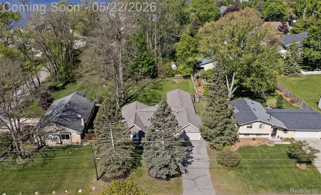 3525 Buss Drive Commerce Charter Township MI 48390