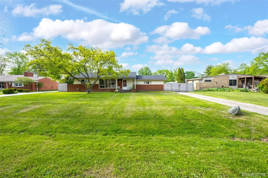31821 Wayburn Street Farmington Hills City MI 48334