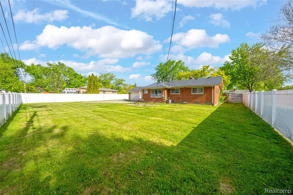 31821 Wayburn Street Farmington Hills City MI 48334
