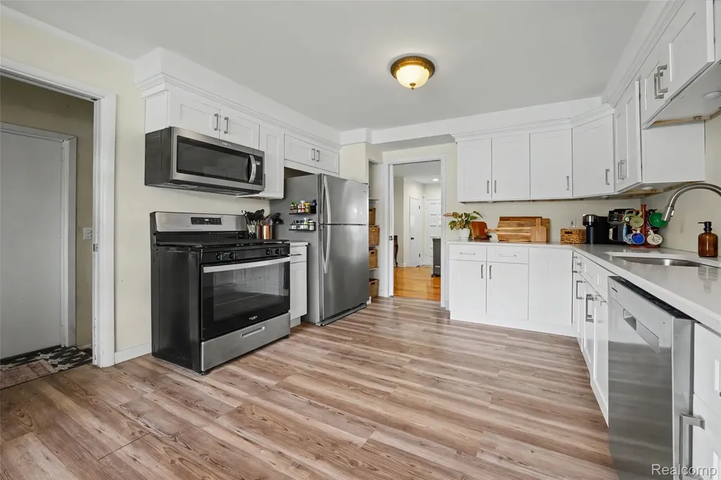 31821 Wayburn Street Farmington Hills City MI 48334