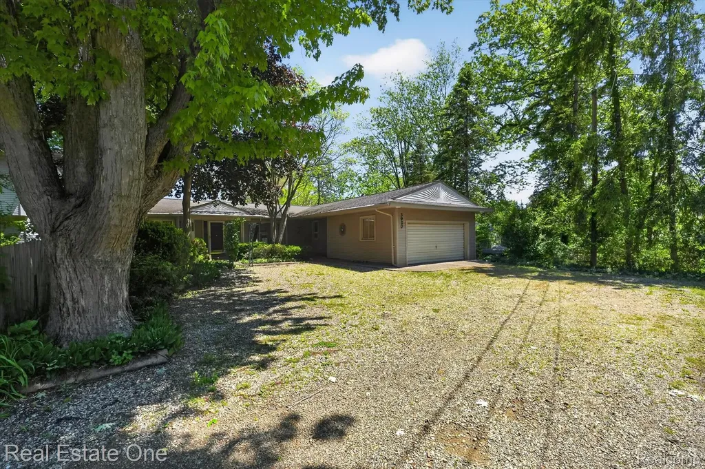3920 Wint Road Commerce Charter Township MI 48382