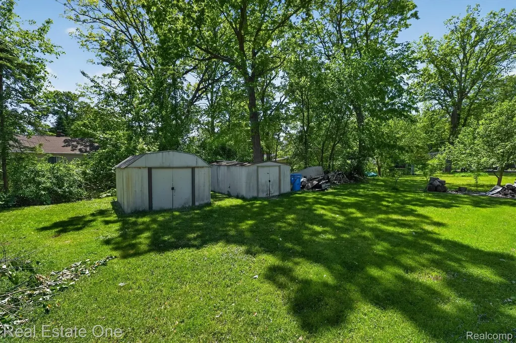 3920 Wint Road Commerce Charter Township MI 48382