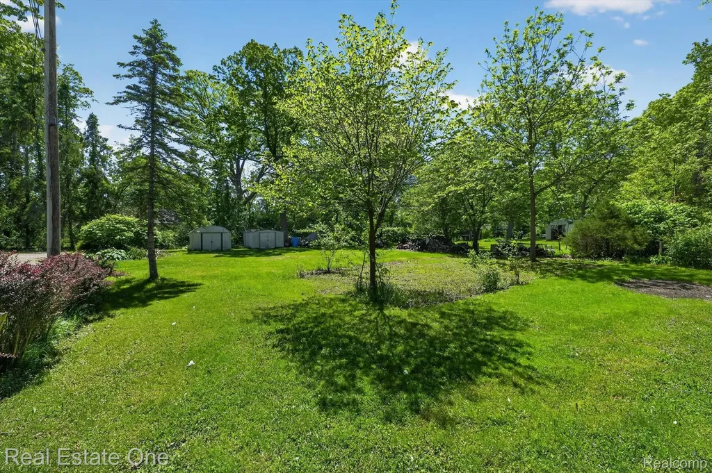 3920 Wint Road Commerce Charter Township MI 48382