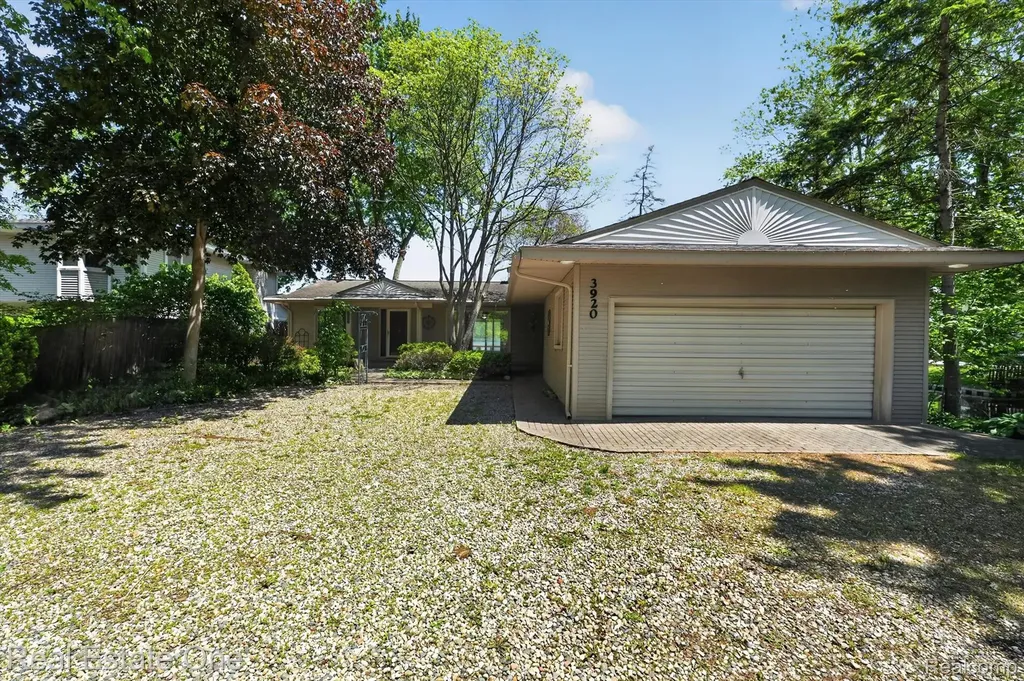 3920 Wint Road Commerce Charter Township MI 48382
