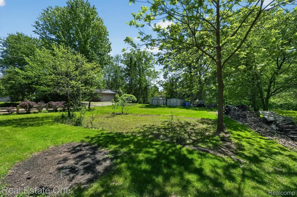 3920 Wint Road Commerce Charter Township MI 48382