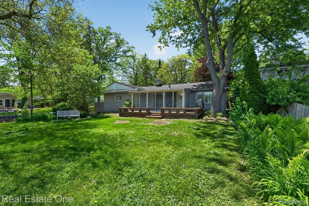 3920 Wint Road Commerce Charter Township MI 48382