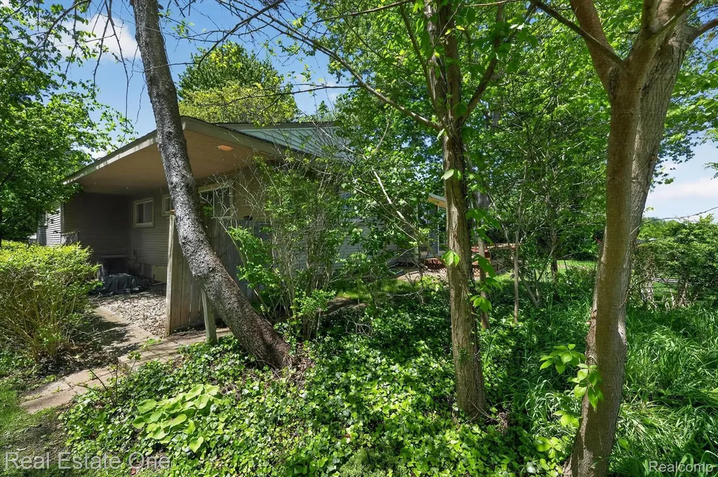 3920 Wint Road Commerce Charter Township MI 48382