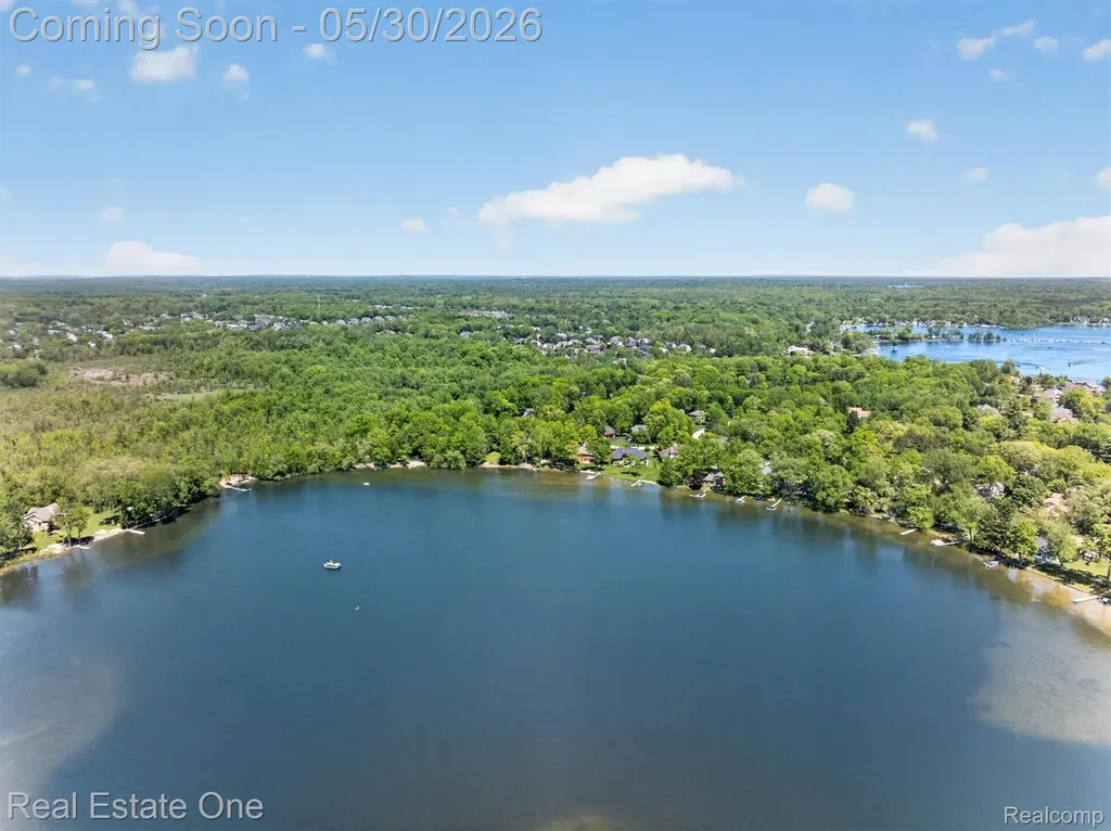 3920 Wint Road Commerce Charter Township MI 48382
