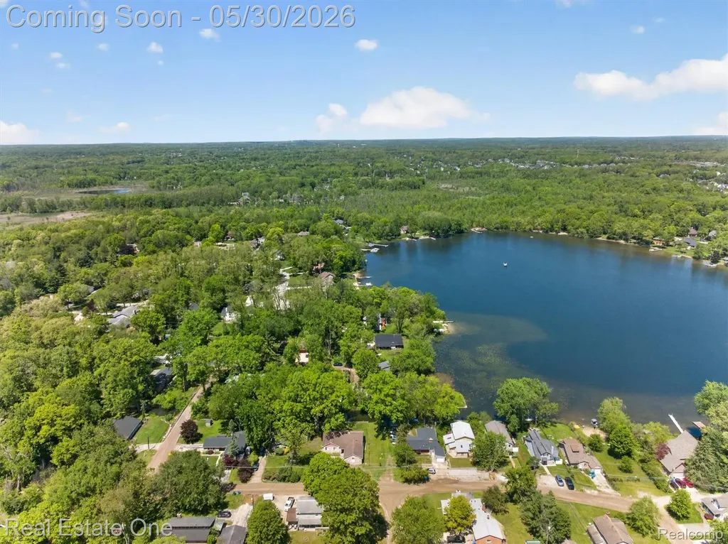 3920 Wint Road Commerce Charter Township MI 48382