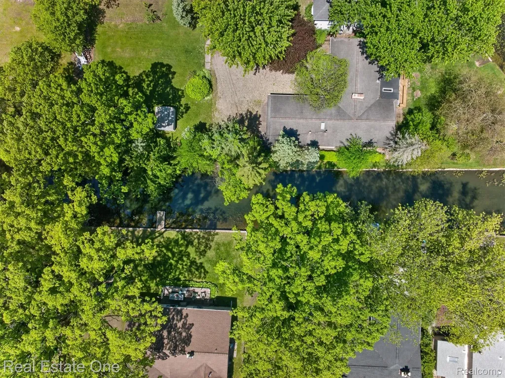 3920 Wint Road Commerce Charter Township MI 48382