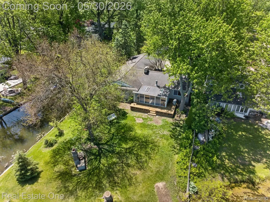 3920 Wint Road Commerce Charter Township MI 48382