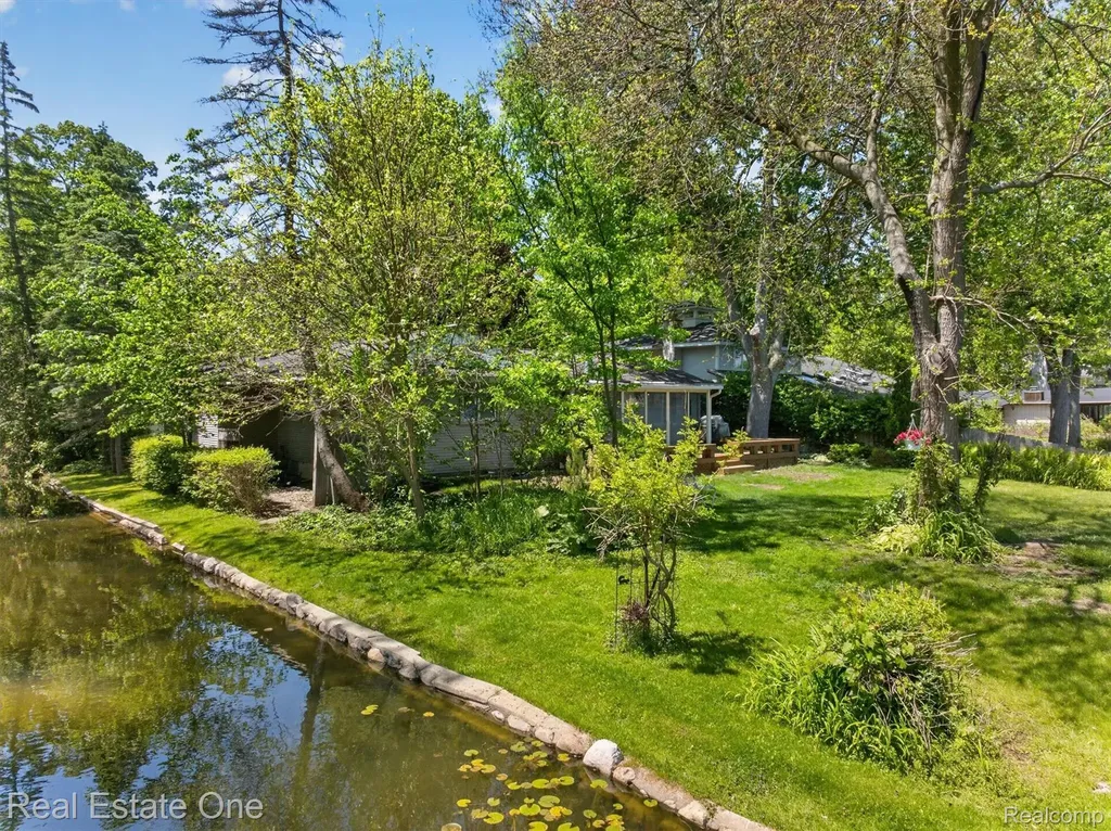 3920 Wint Road Commerce Charter Township MI 48382