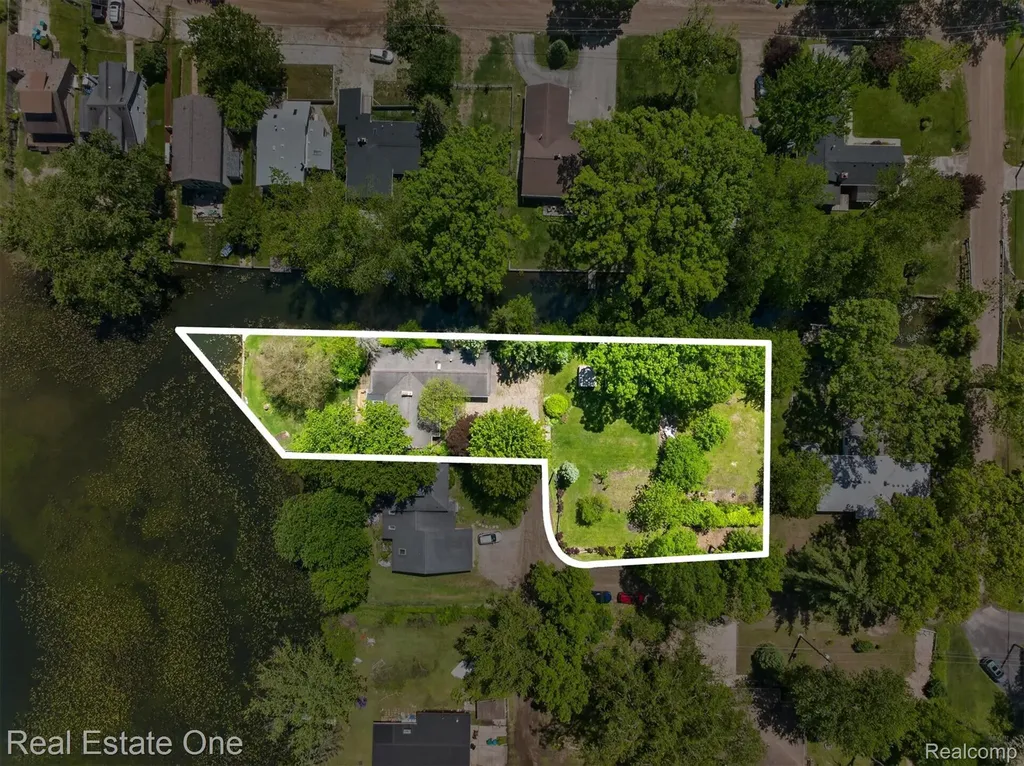 3920 Wint Road Commerce Charter Township MI 48382