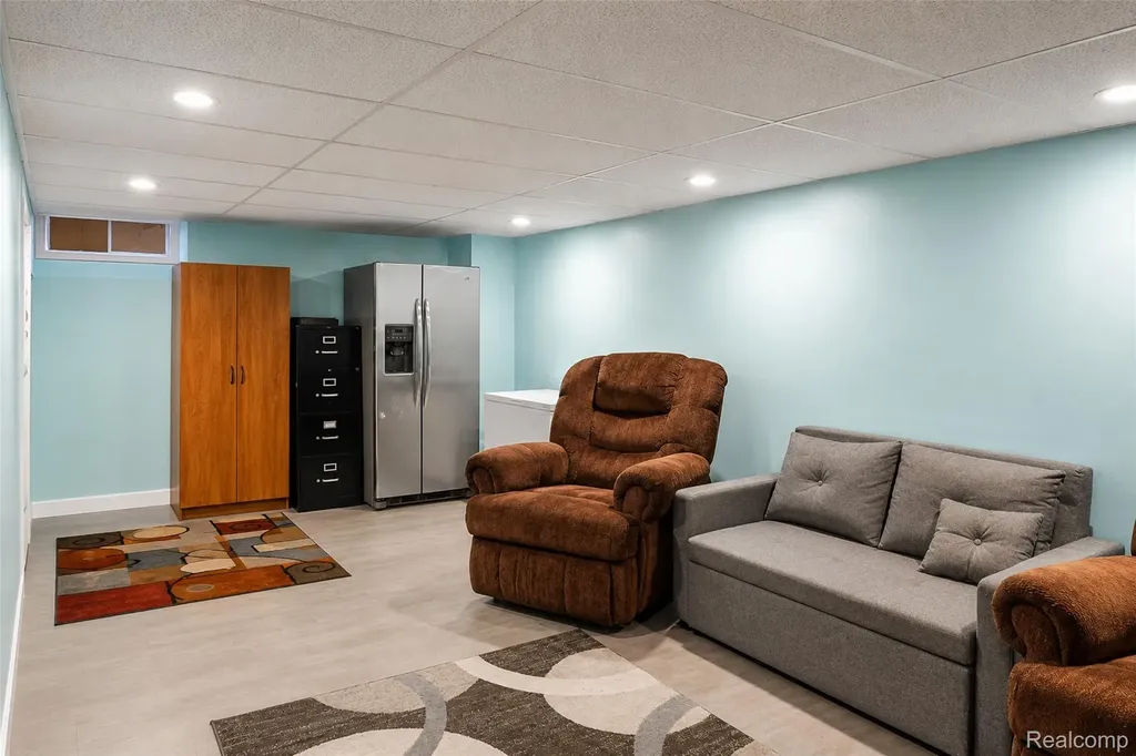 15606 Richmond Street Southgate City MI 48195