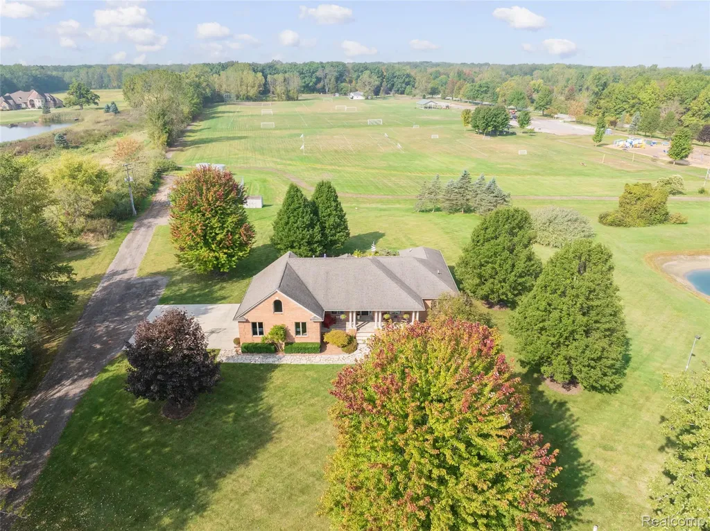 7030 Marsh Road Cottrellville Township MI 48039
