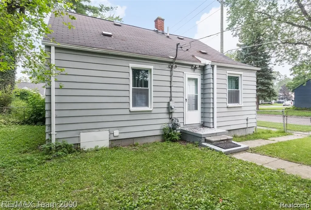24601 Stanford Street Dearborn Heights City MI 48125