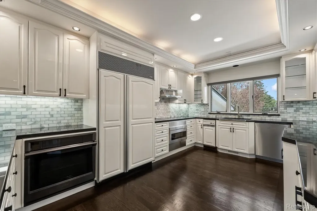 1762 Saint Johns Court Bloomfield Hills City MI 48302
