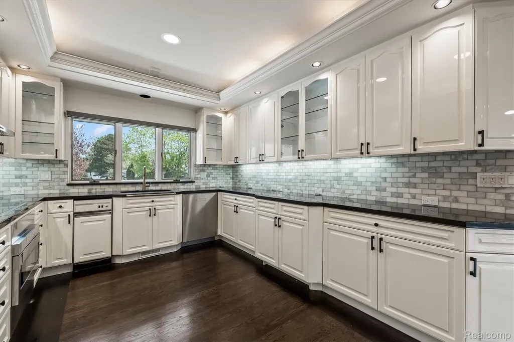 1762 Saint Johns Court Bloomfield Hills City MI 48302