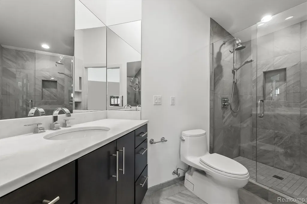 1762 Saint Johns Court Bloomfield Hills City MI 48302