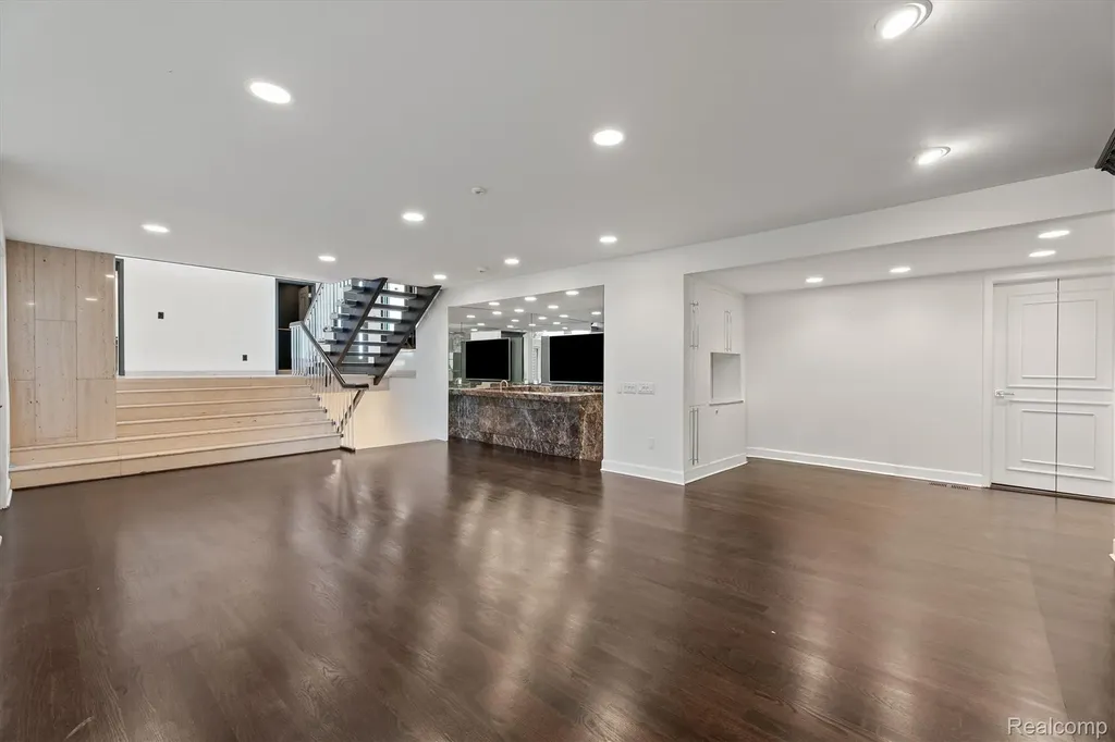1762 Saint Johns Court Bloomfield Hills City MI 48302