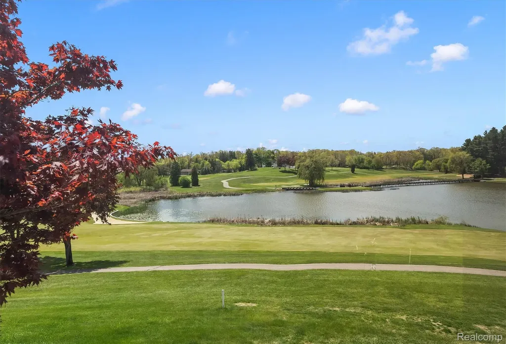 1762 Saint Johns Court Bloomfield Hills City MI 48302