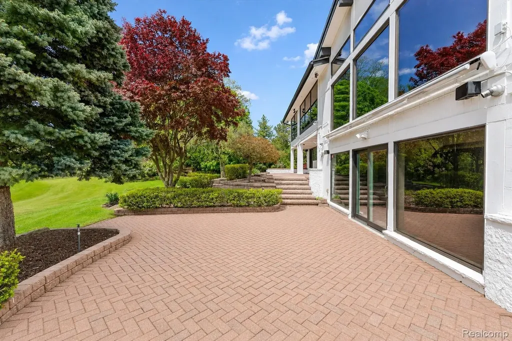 1762 Saint Johns Court Bloomfield Hills City MI 48302