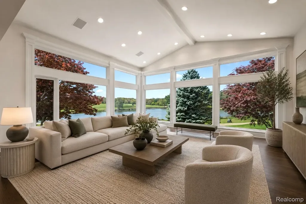 1762 Saint Johns Court Bloomfield Hills City MI 48302