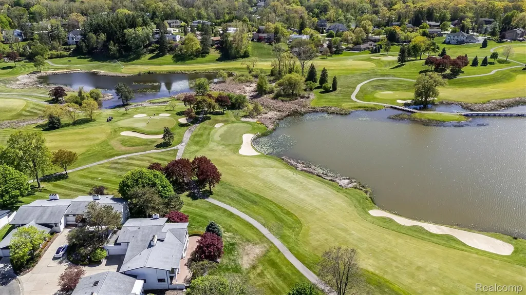 1762 Saint Johns Court Bloomfield Hills City MI 48302