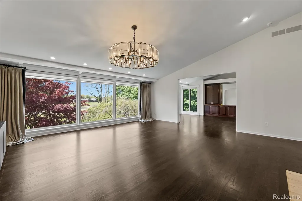 1762 Saint Johns Court Bloomfield Hills City MI 48302