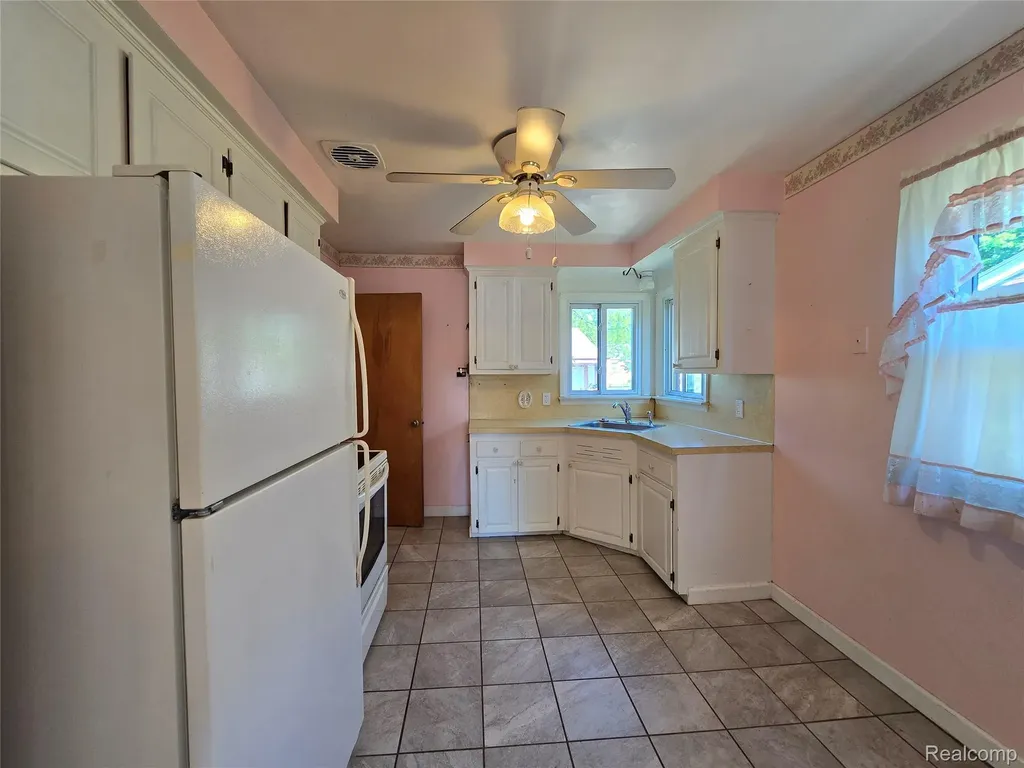 410 Central Street Inkster City MI 48141