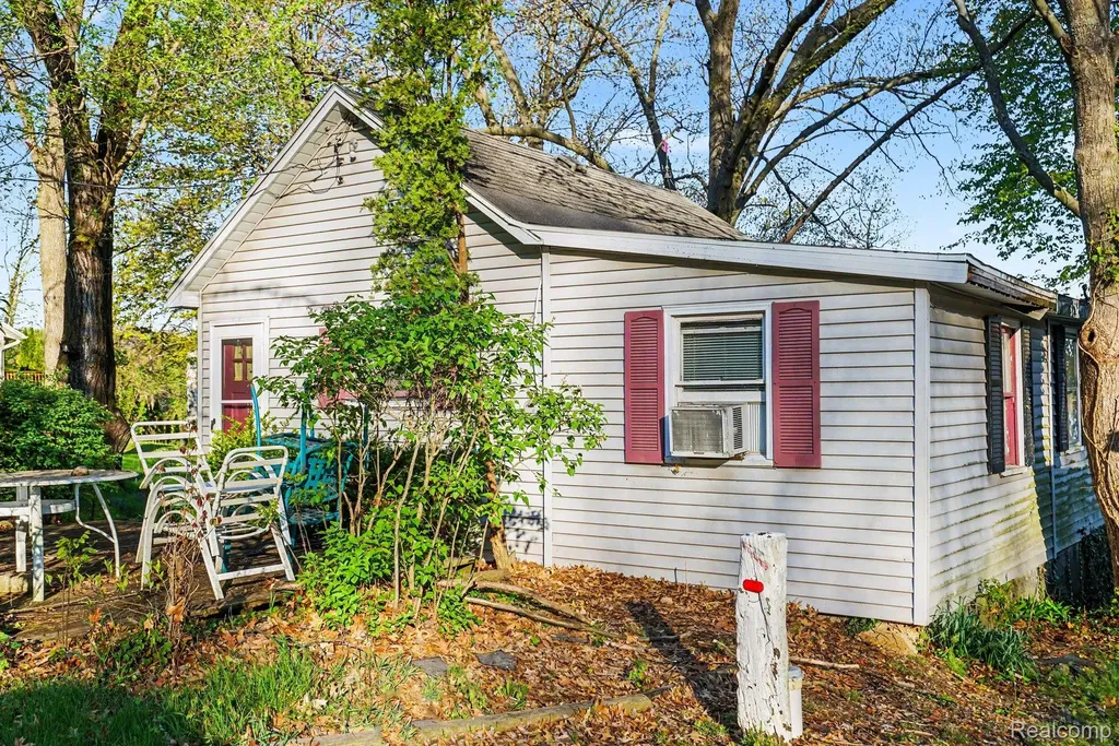 60800 Lilly Lake Drive Newberg Township MI 49061